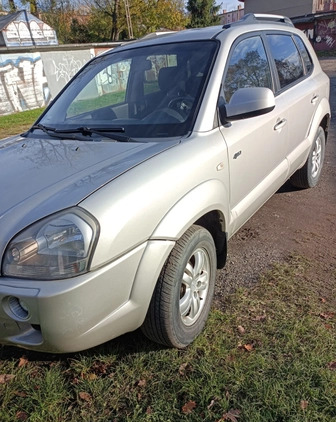 Hyundai Tucson cena 17500 przebieg: 227700, rok produkcji 2008 z Debrzno małe 301